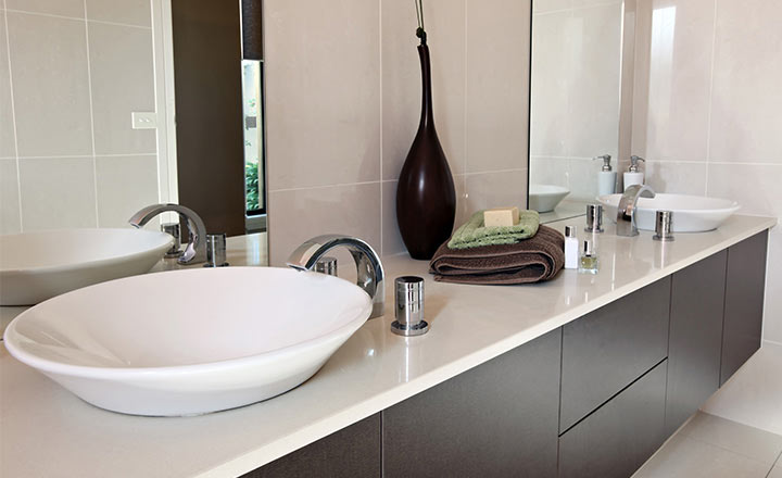 Wysokiej klasy i nowoczesne wzory. Szafki, szafy, zabudowy, blaty.